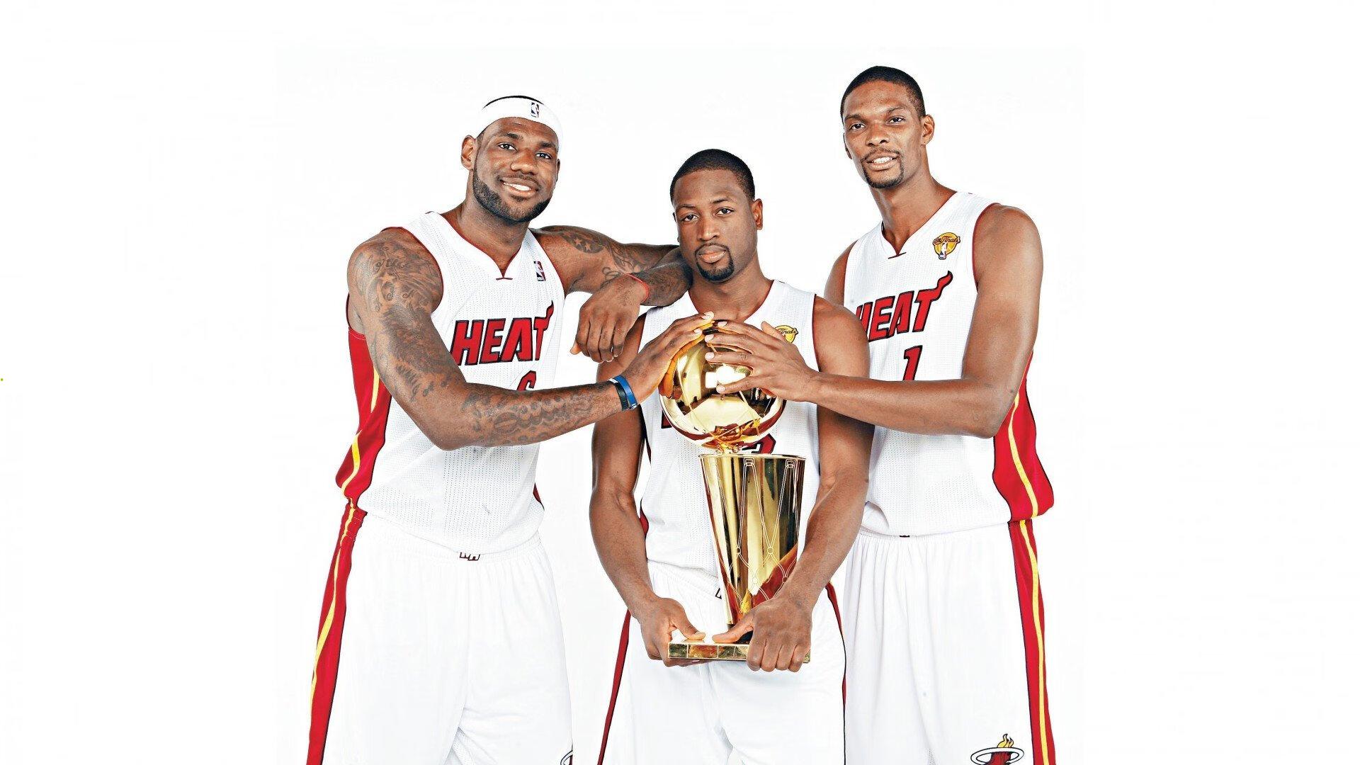 库里狂轰50分率勇士逆转湖人，三分雨刷新历史纪录