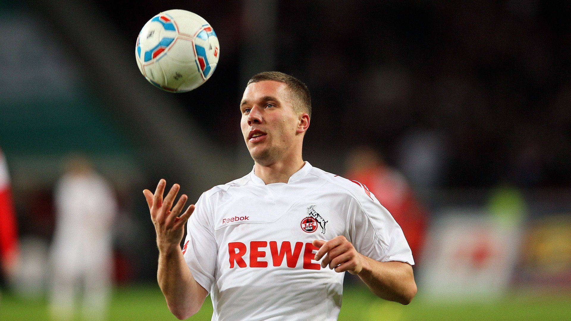 传奇谢幕！足球巨星李明举行盛大退役仪式-九游体育下载